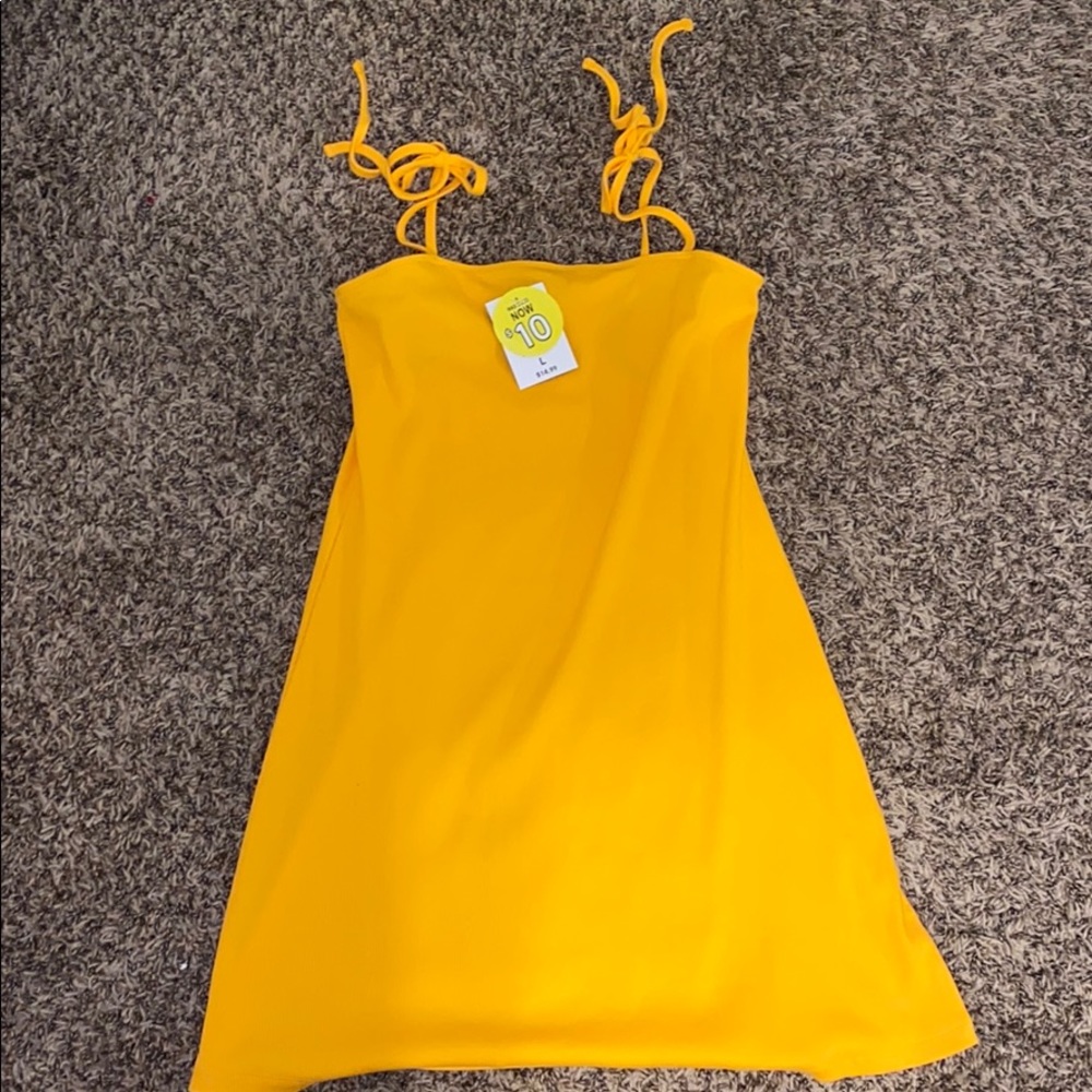 A ribbed summer dress .